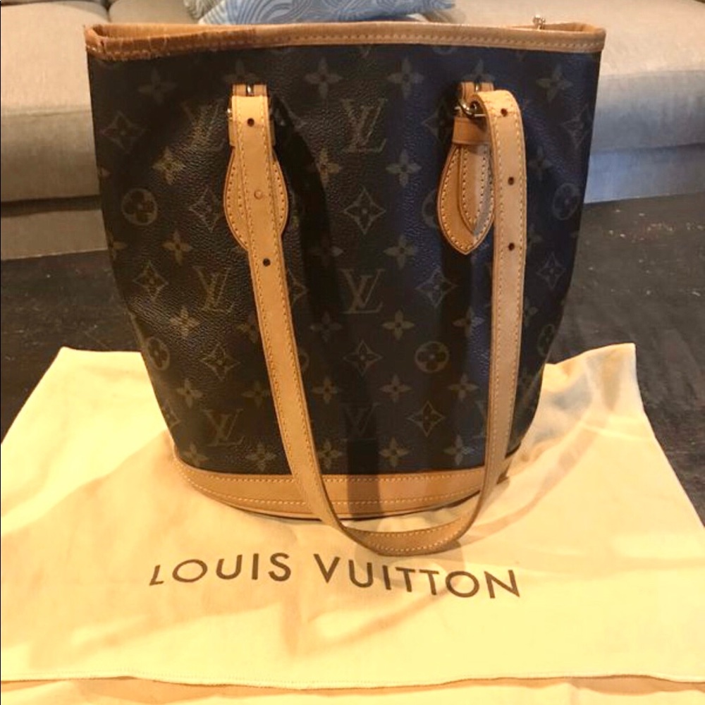 Louis Vuitton bucket bag handbag purse